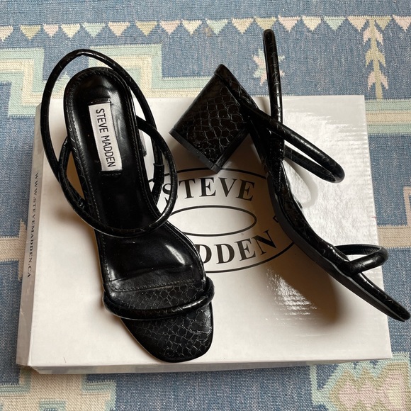 Steve Madden Black Daffodil crocodile/alligator heeled sandals - Picture 2 of 4